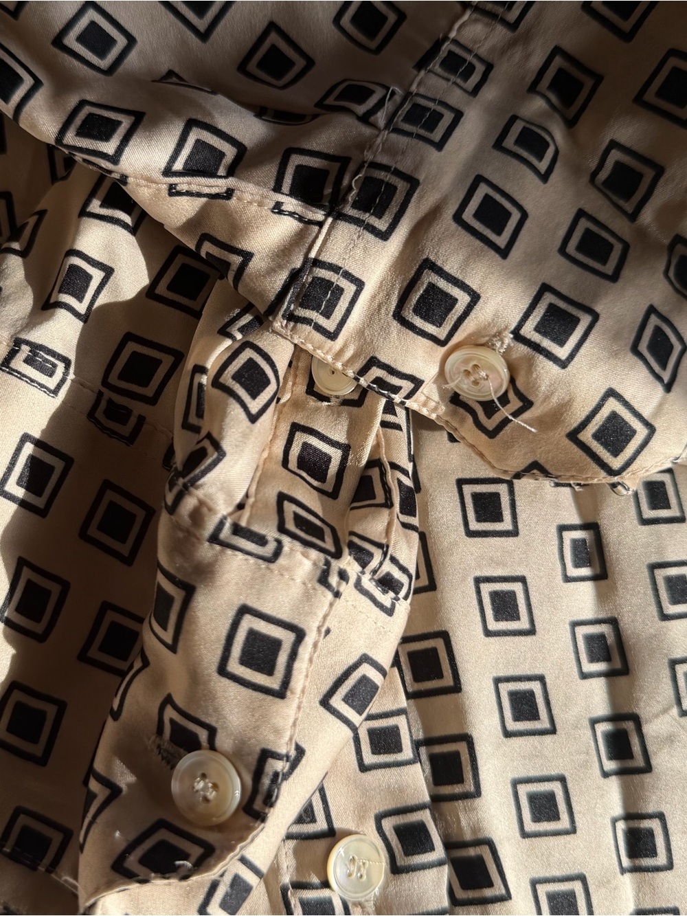 REFORMATION Sky Button down Silk blouse in Geometric Bernini pattern - Picture 10 of 16